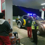 Patroli Dialogis Polsek Petarukan sambangi SPBU dan berikan pesan kamtibmas Patroli Dialogis Polsek Petarukan sambangi SPBU dan berikan pesan kamtibmas