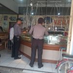 Antisipasi Tindak Kejahatan, Polsek Comal Patroli Toko Emas