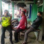 Sambangi Tukang Ojek,Polisi Ajak Sukseskan Pilkada Serentak Sambangi Tukang Ojek,Polisi Ajak Sukseskan Pilkada Serentak