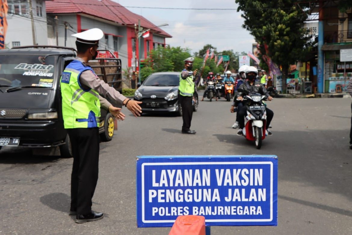 H+2 Lebaran Polres Banjarnegara Buka Layanan Vaksin Pengguna Jalan dan Wisatawan