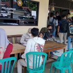 Polres Banjarnegara Terus Intensifkan Layanan Vaksin Pengguna Jalan IMG-20220517-WA0011